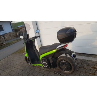 Silence S01 Connected E-Roller grn, EZ 9/20, 12000km, 5,6 KWh Lith.Akku, App, hohes Windschild, Trger, 29l Koffer, Handytasche, Spiegelverbreiterung