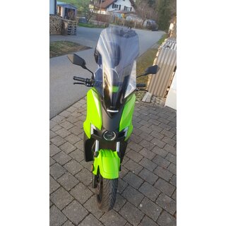 Silence S01 Connected E-Roller grn, EZ 9/20, 12000km, 5,6 KWh Lith.Akku, App, hohes Windschild, Trger, 29l Koffer, Handytasche, Spiegelverbreiterung
