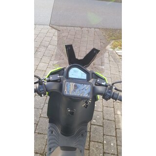 Silence S01 Connected E-Roller grn, EZ 9/20, 12000km, 5,6 KWh Lith.Akku, App, hohes Windschild, Trger, 29l Koffer, Handytasche, Spiegelverbreiterung
